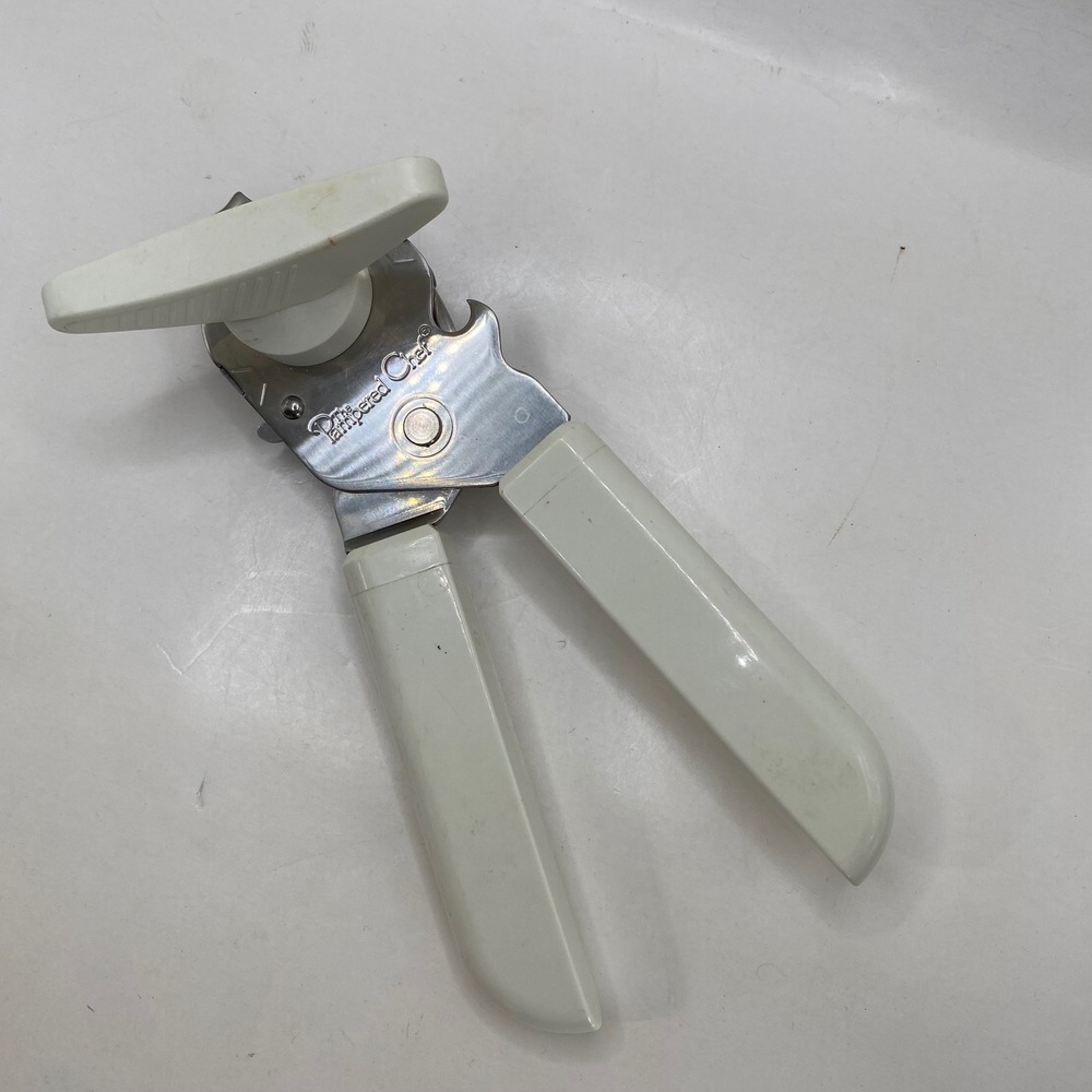 Pampered Chef 2758 Safety Smooth Edge Manual Can Opener White Stainless Retired